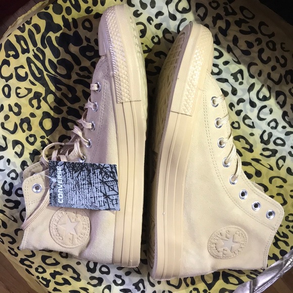 Converse suede hightop